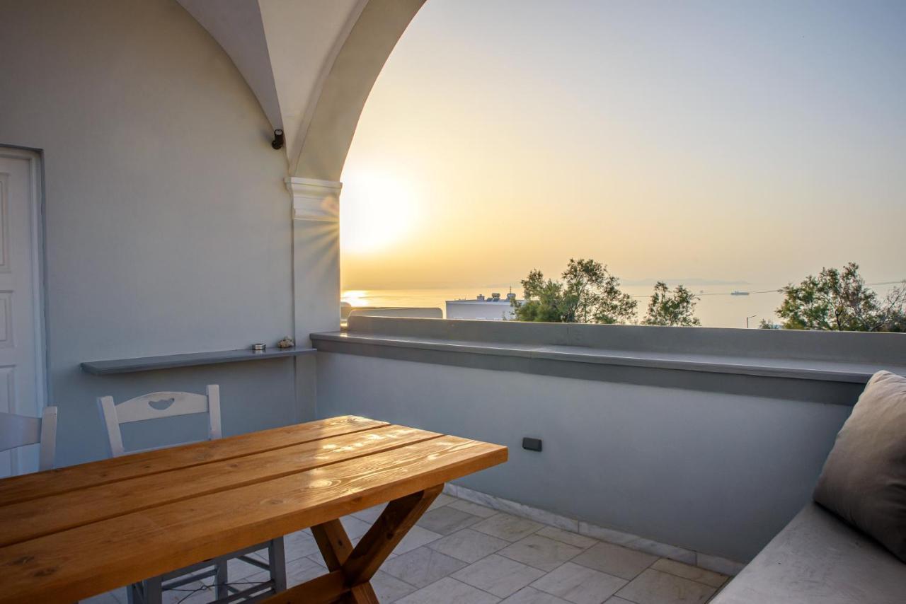 Central Hostel Oia Dış mekan fotoğraf